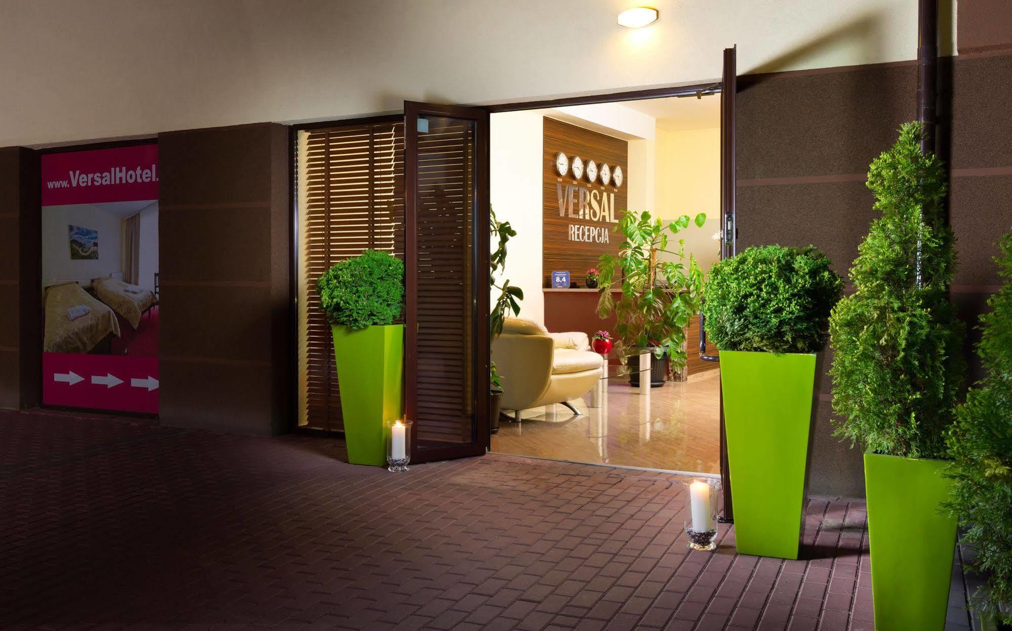 Versal Airport Modlin Nowy Dwor Mazowiecki Exterior photo